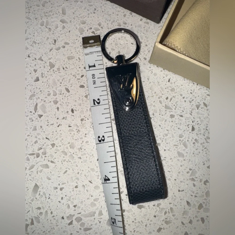 Louis Vuitton Damier Graphite Dragonne LV Key Holder NWB